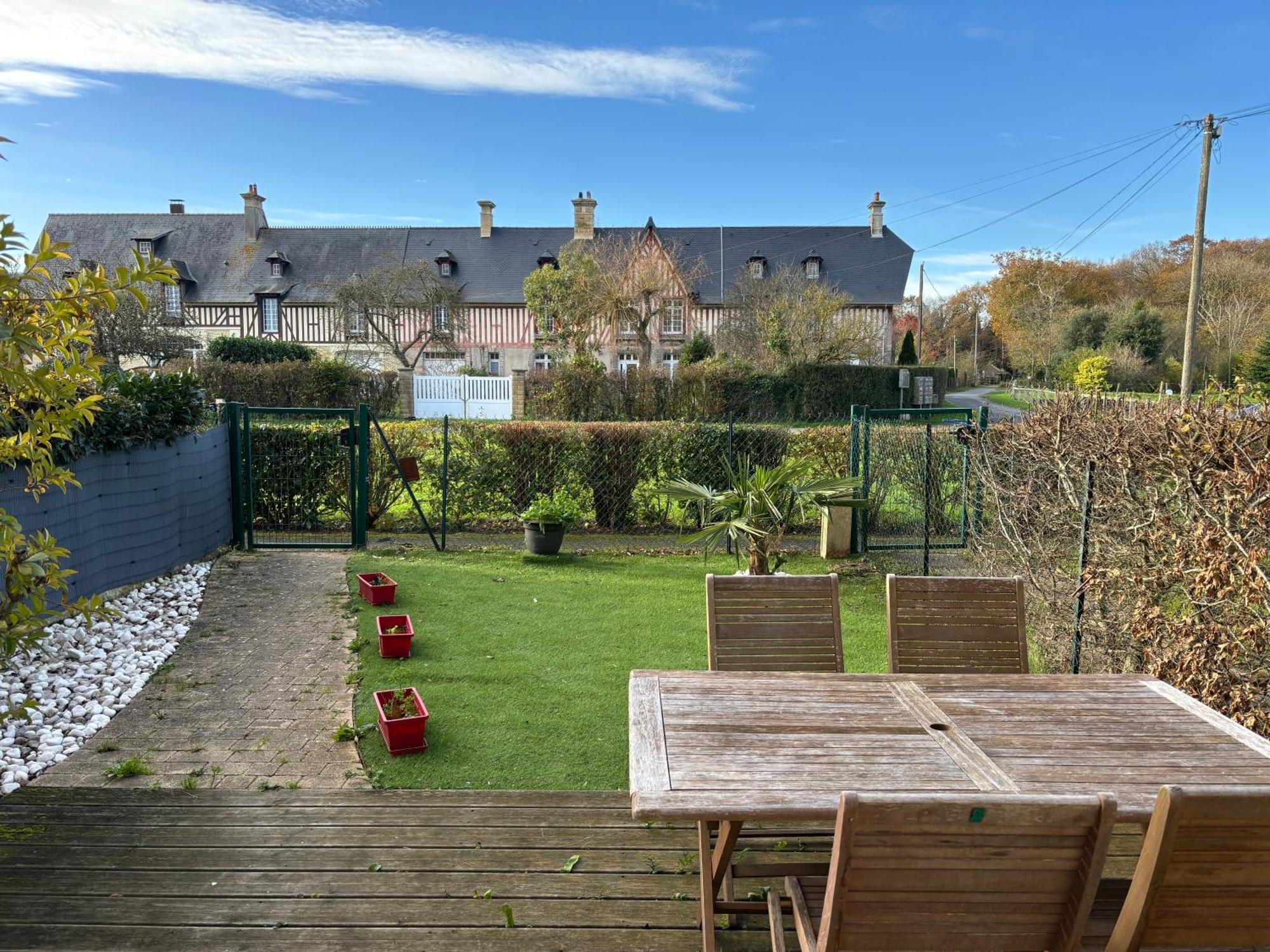 Les Douves Duplex 5 Personnes Lumineux Avec Jardin Et Terrasse Amenagee , Vue Sur Chateau A 5Mn De La Mer, Proche Omaha Beach Et Bayeux Commes Екстер'єр фото